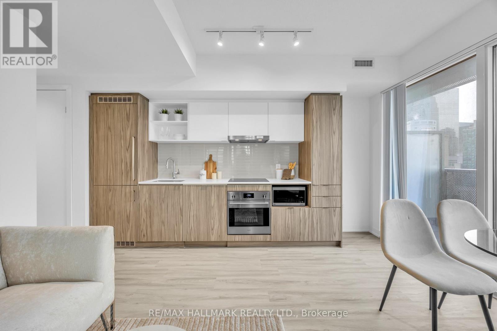 1905 - 55 Cooper Street, Toronto, ON - Indoor