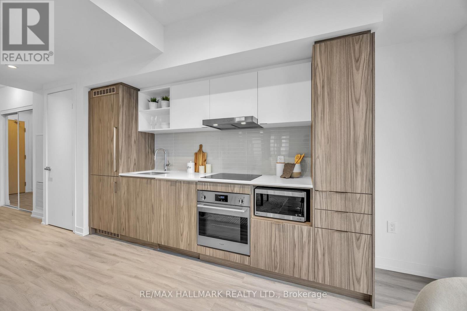 1905 - 55 Cooper Street, Toronto, ON - Indoor Photo Showing Kitchen