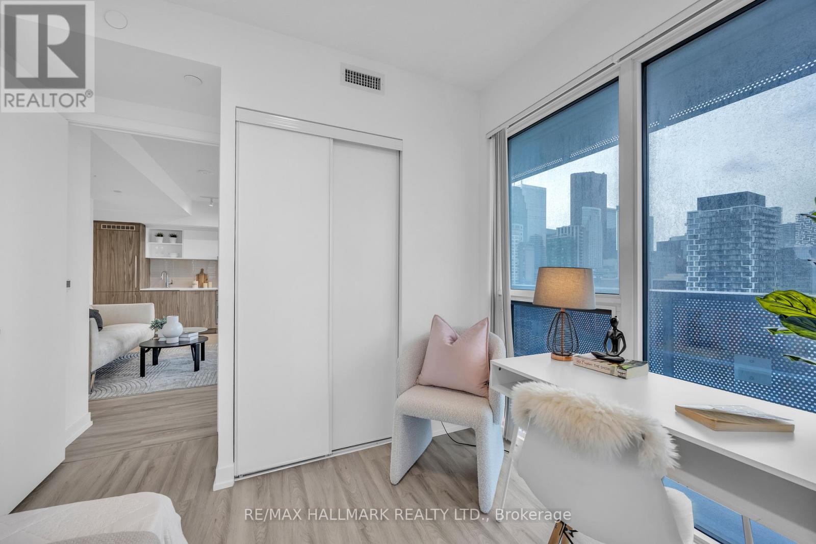 1905 - 55 Cooper Street, Toronto, ON - Indoor