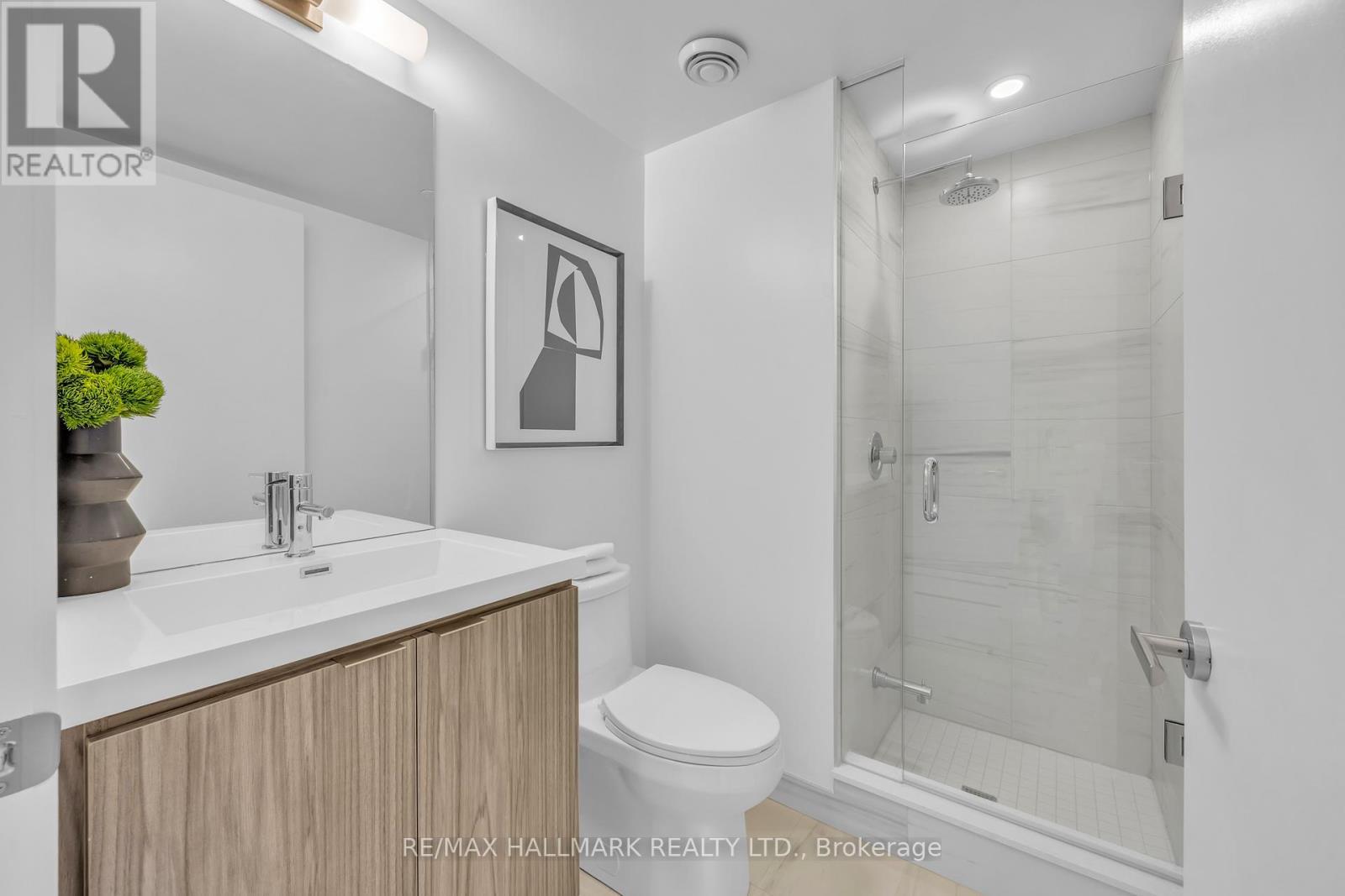 1905 - 55 Cooper Street, Toronto, ON - Indoor Photo Showing Bathroom