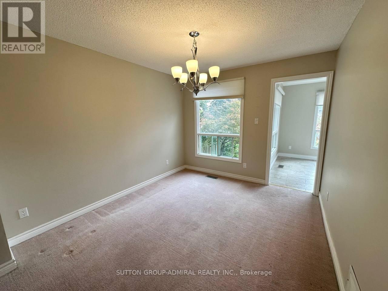 102 Hazelwood Drive, Newmarket, ON - Indoor Photo Showing Other Room