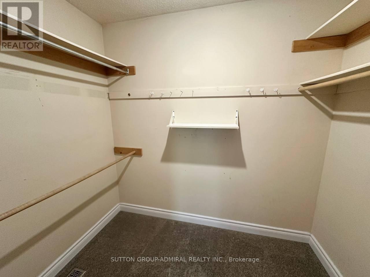 102 Hazelwood Drive, Newmarket, ON - Indoor With Storage