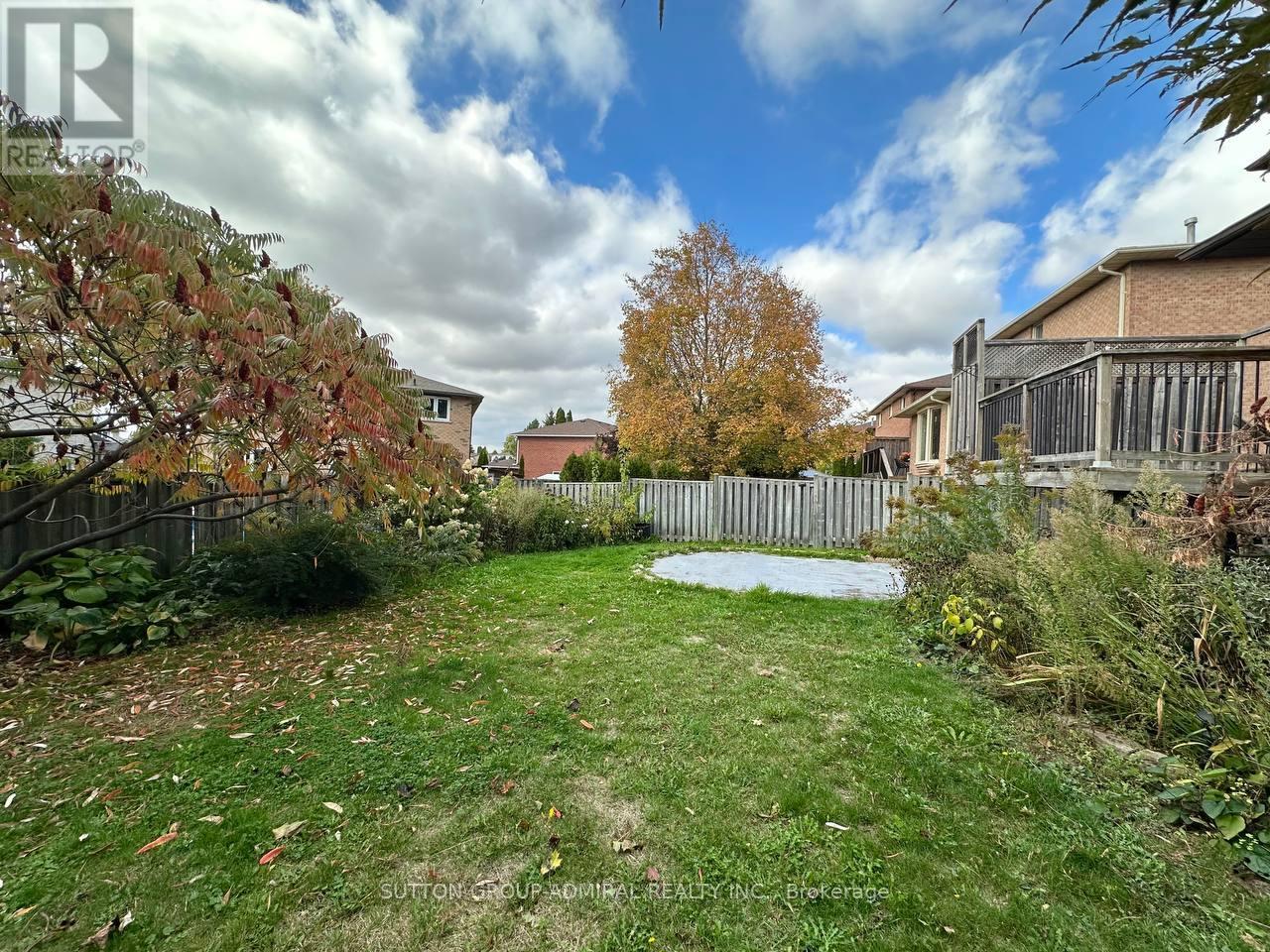 102 Hazelwood Drive, Newmarket, ON - Outdoor