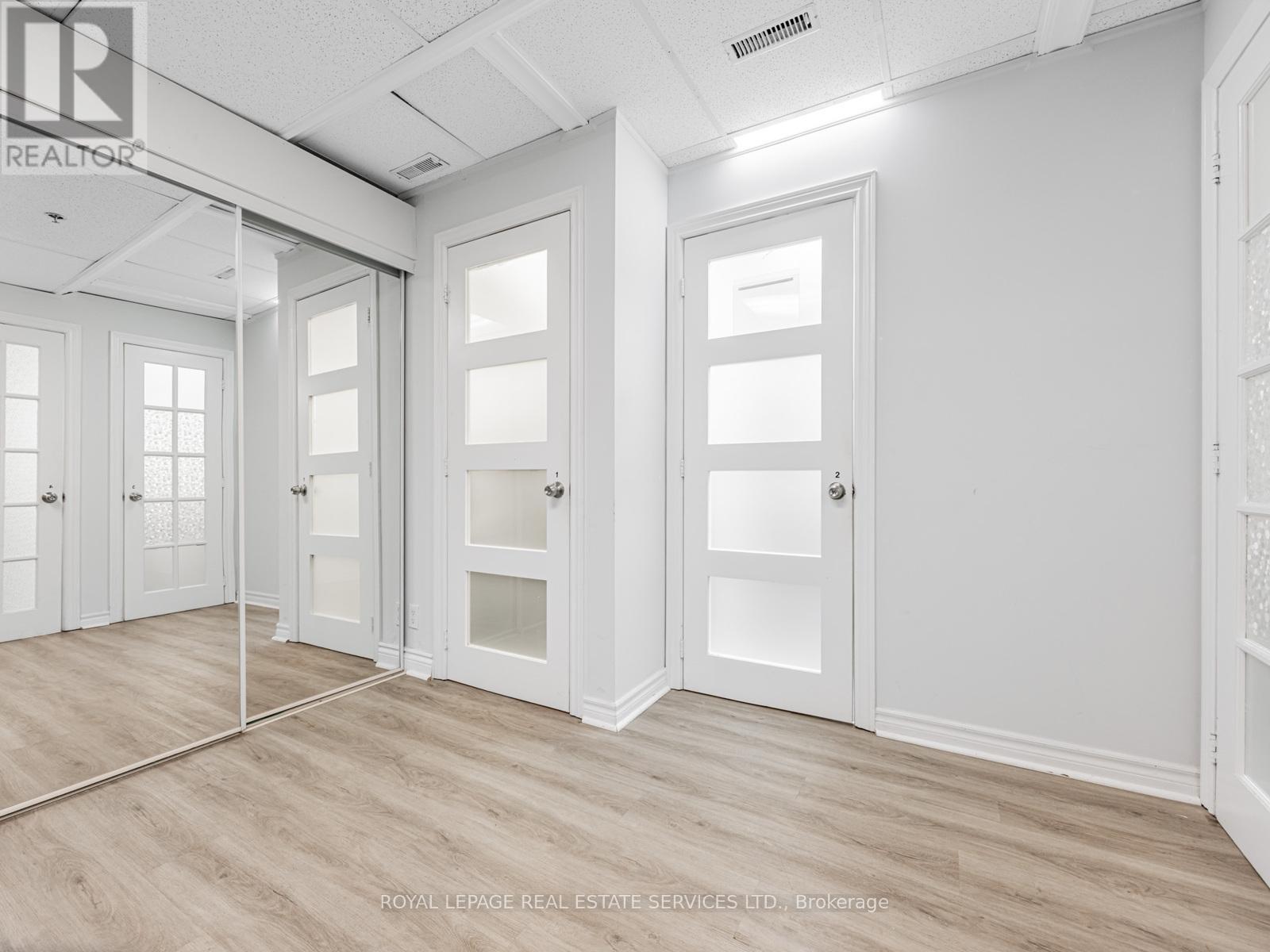 DOUBLE MIRROR CLOSET - 35B - 7378 Yonge Street, Vaughan, ON