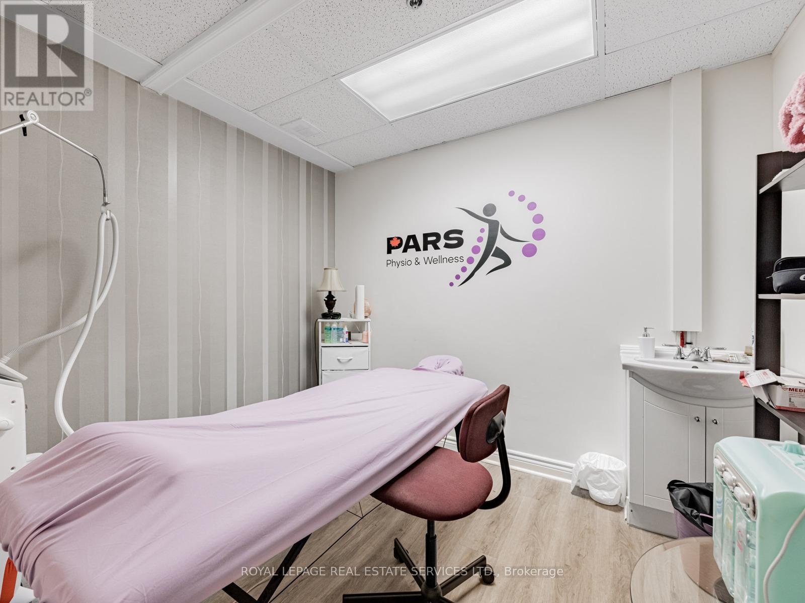 ROOM 3 - 35B - 7378 Yonge Street, Vaughan, ON