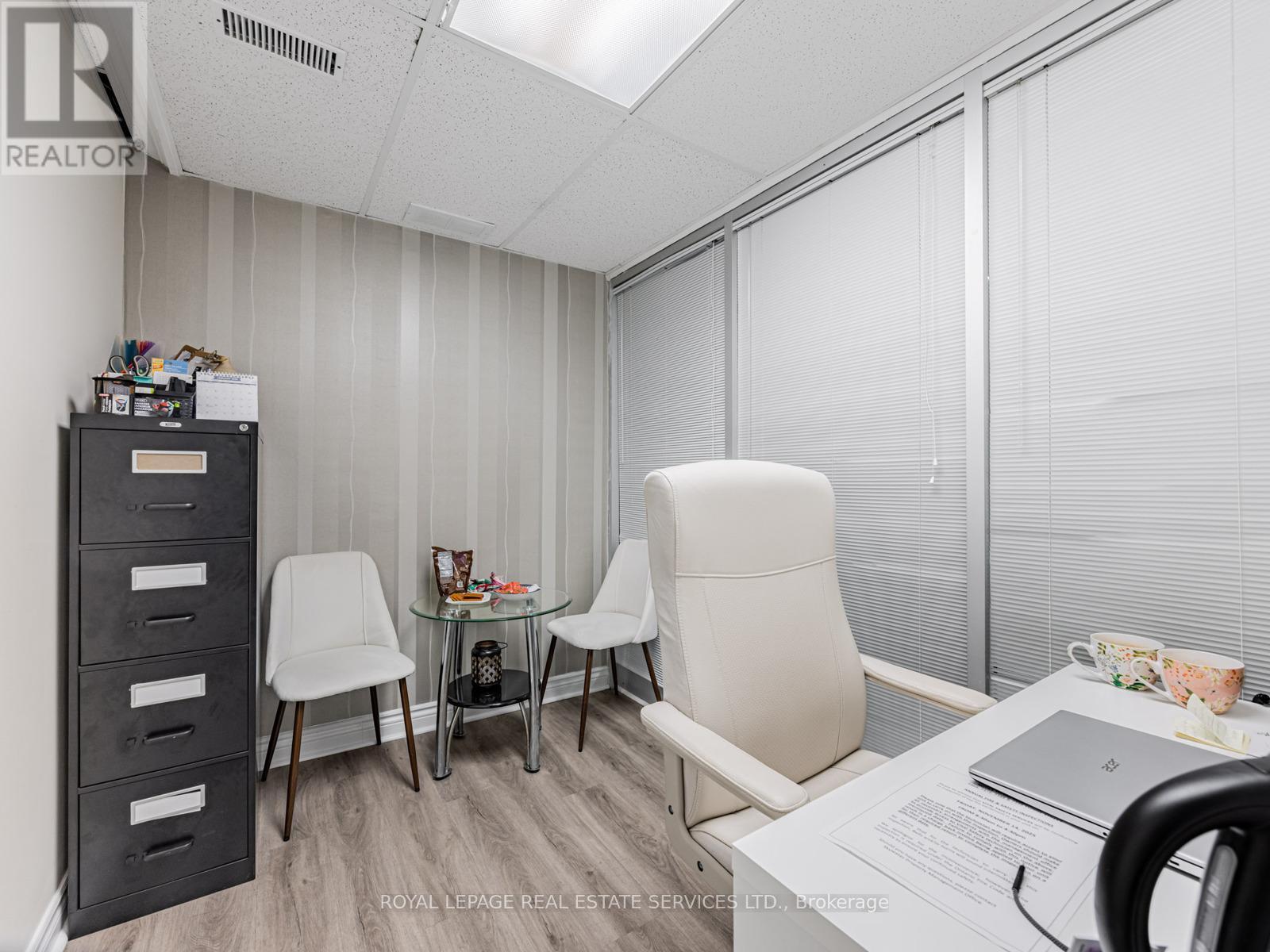 ROOM 4 - 35B - 7378 Yonge Street, Vaughan, ON