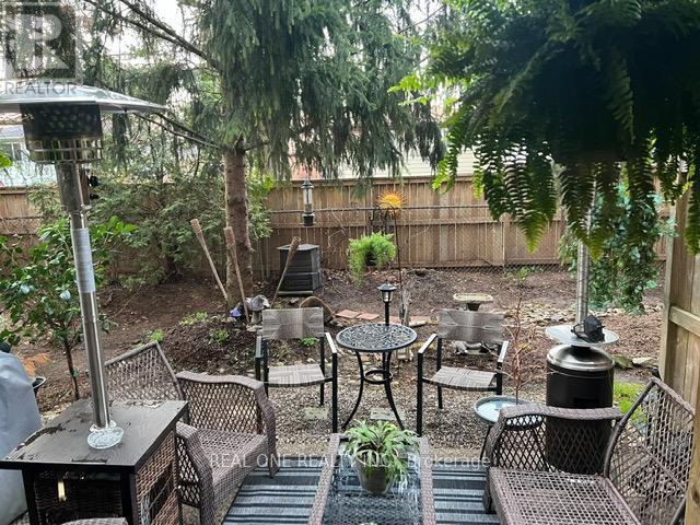 4298 Ingram Common, Burlington, ON - Outdoor With Deck Patio Veranda