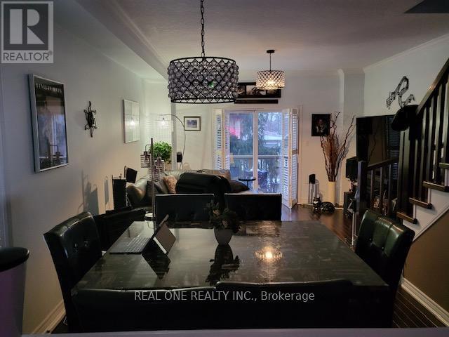 4298 Ingram Common, Burlington, ON - Indoor Photo Showing Dining Room