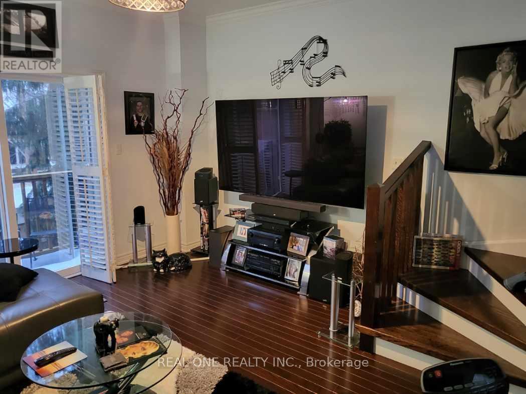 4298 Ingram Common, Burlington, ON - Indoor Photo Showing Other Room