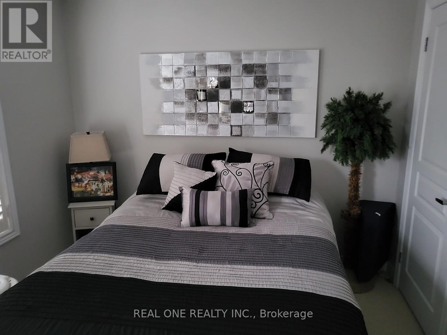 4298 Ingram Common, Burlington, ON - Indoor Photo Showing Bedroom