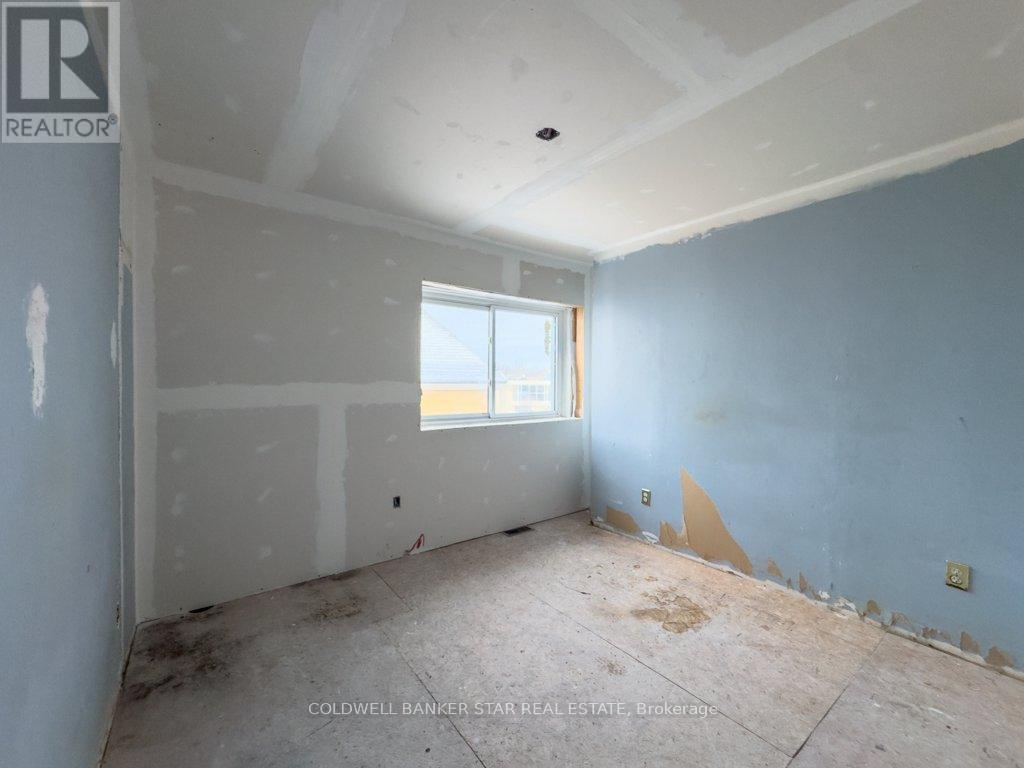 14 St Catharine Street S, St. Thomas, ON