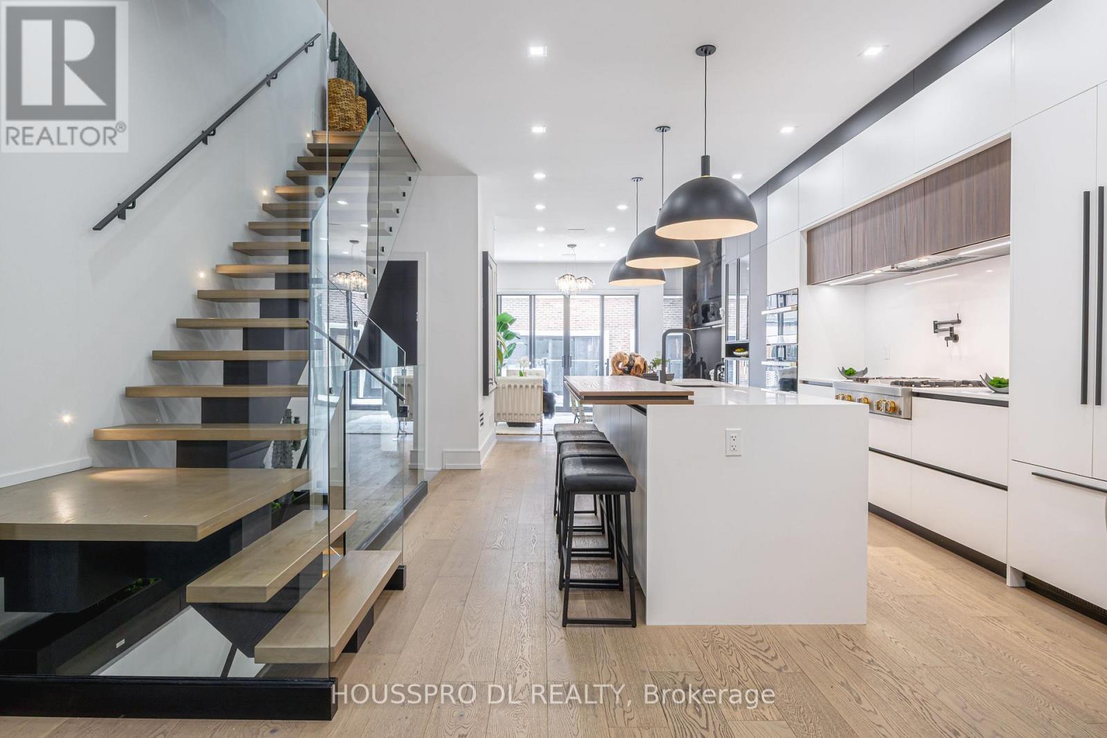 82 Major Street, Toronto, ON - Indoor Photo Showing Kitchen With Upgraded Kitchen