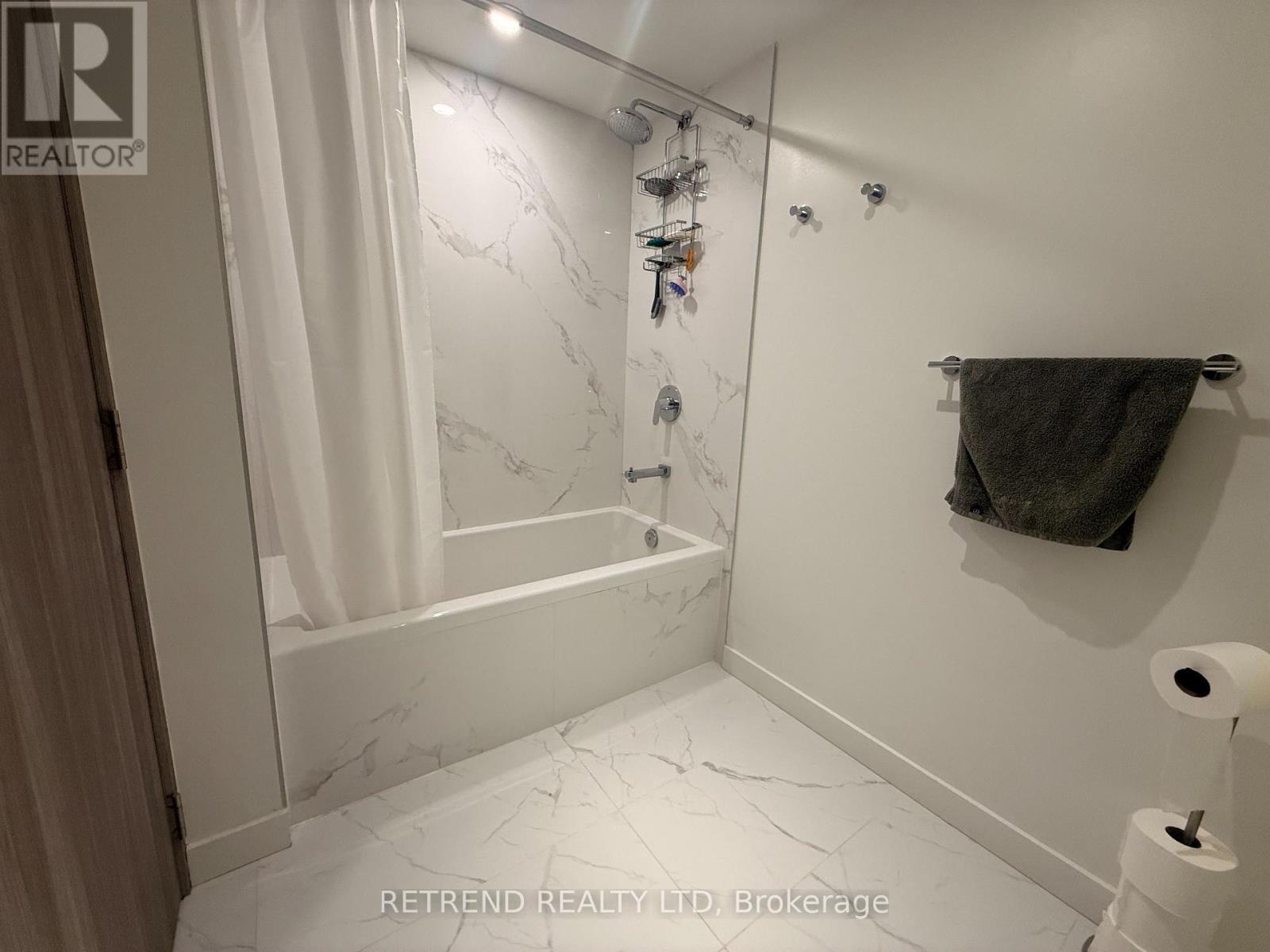 1212 - 27 Mcmahon Drive, Toronto, ON - Indoor Photo Showing Bathroom