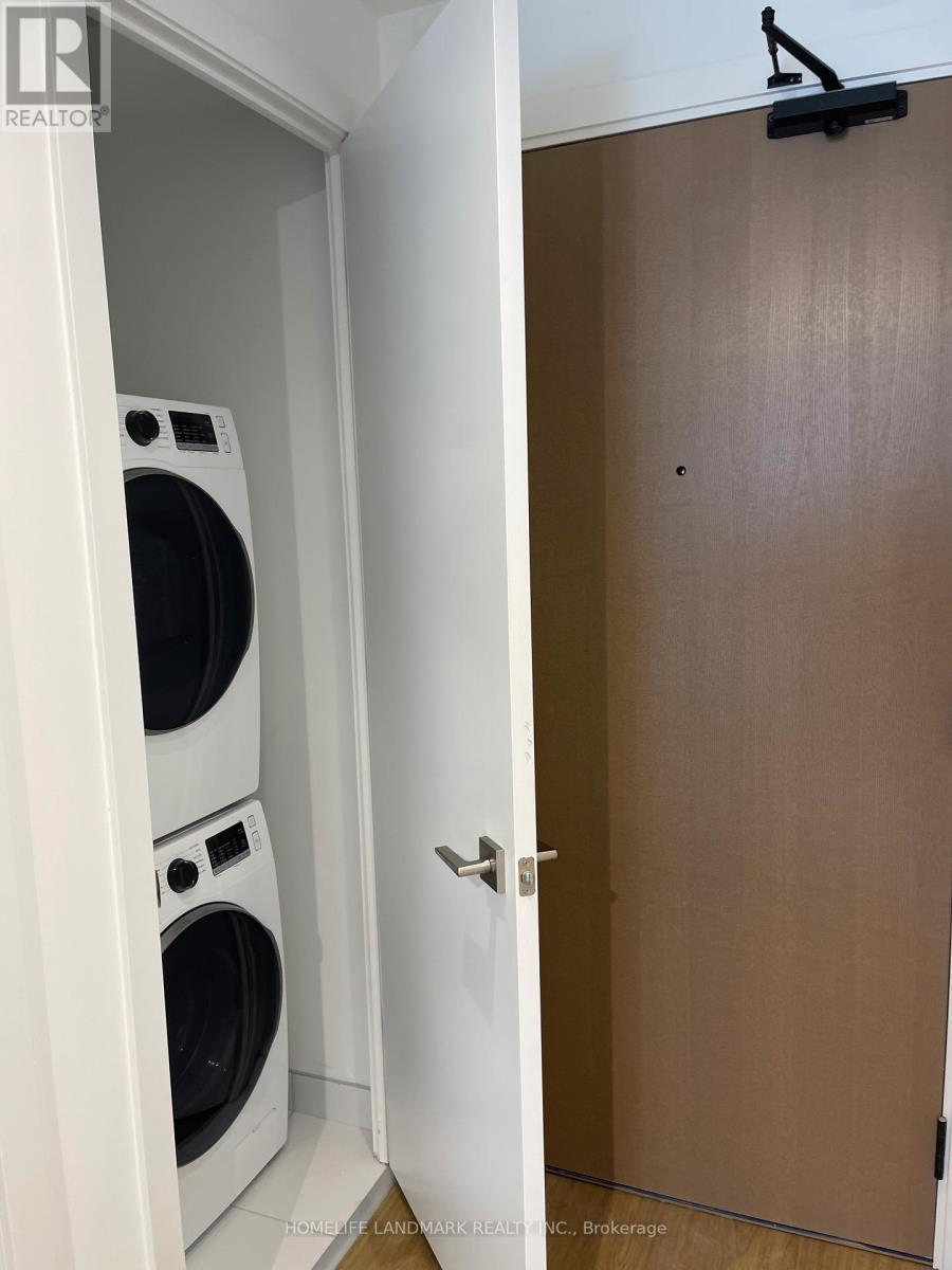 1106 - 195 Mccaul Street, Toronto, ON - Indoor Photo Showing Laundry Room