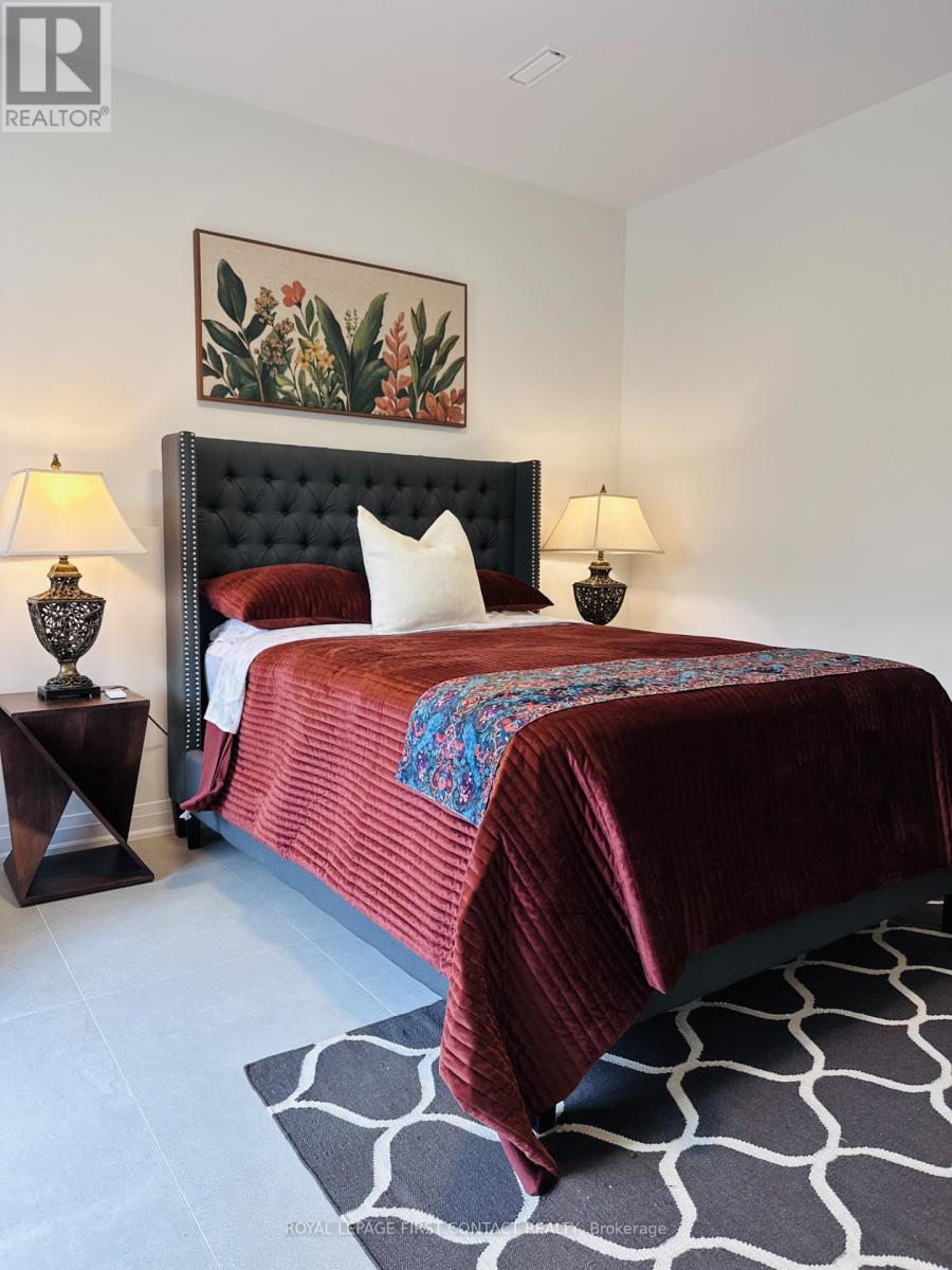 4B Pierce Court, Springwater, ON - Indoor Photo Showing Bedroom