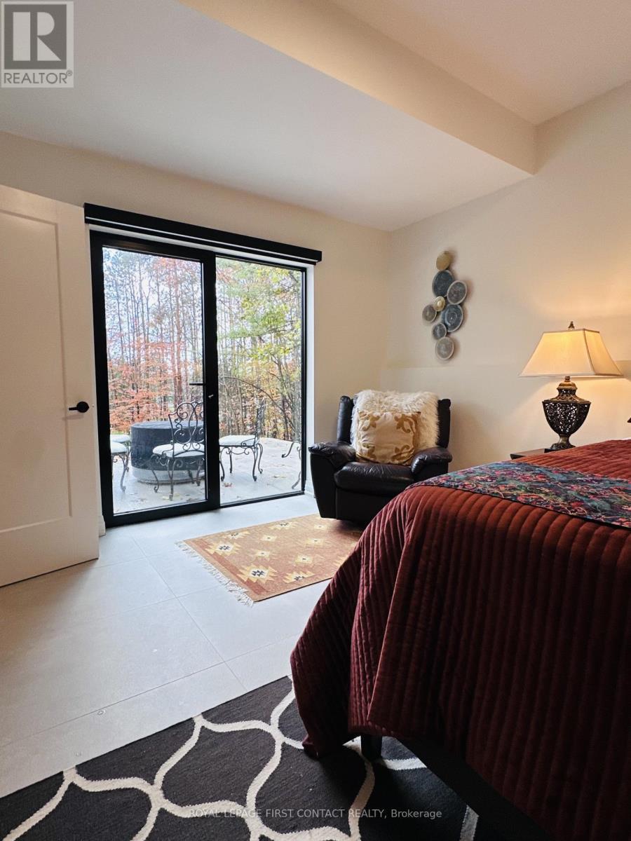 4B Pierce Court, Springwater, ON - Indoor Photo Showing Bedroom