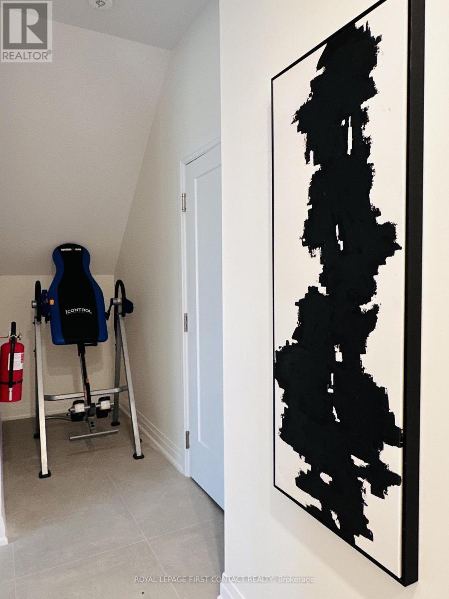 4B Pierce Court, Springwater, ON - Indoor Photo Showing Other Room