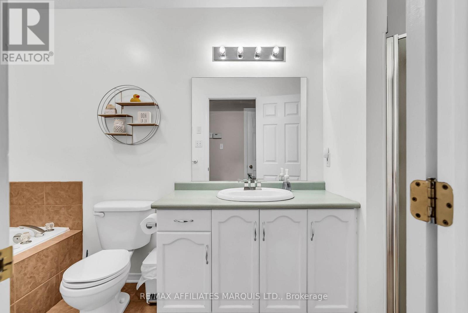 213 Northwoods Crescent, Cornwall, ON - Indoor Photo Showing Bathroom