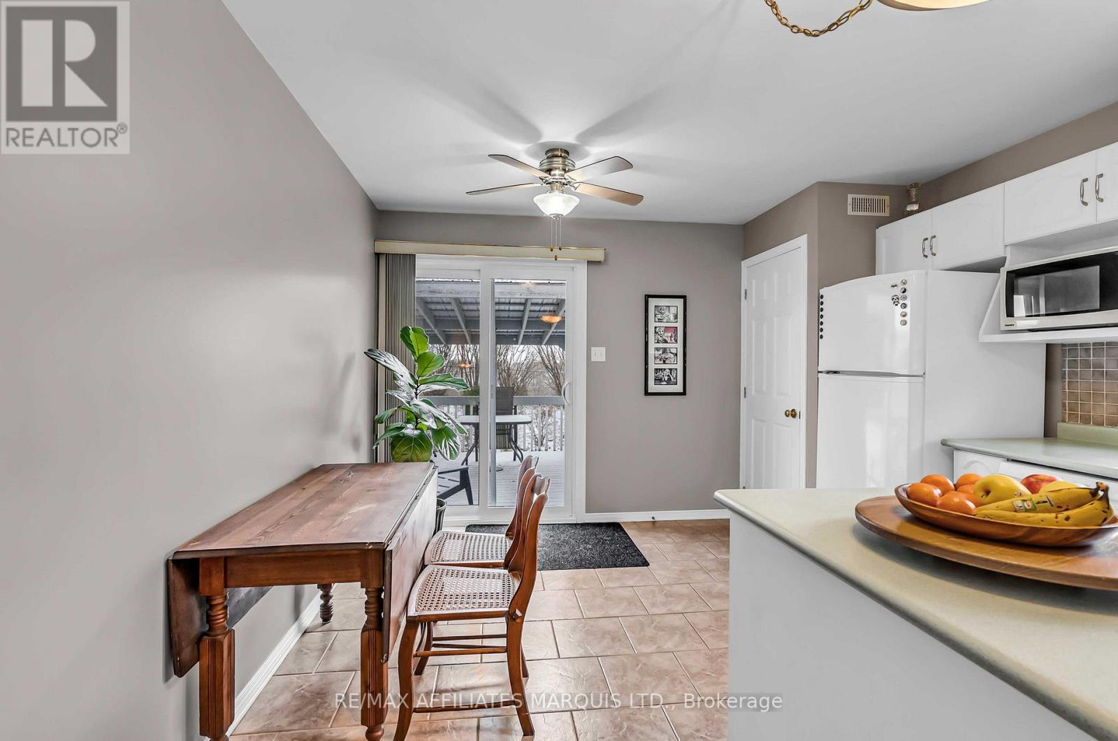 213 Northwoods Crescent, Cornwall, ON - Indoor Photo Showing Kitchen