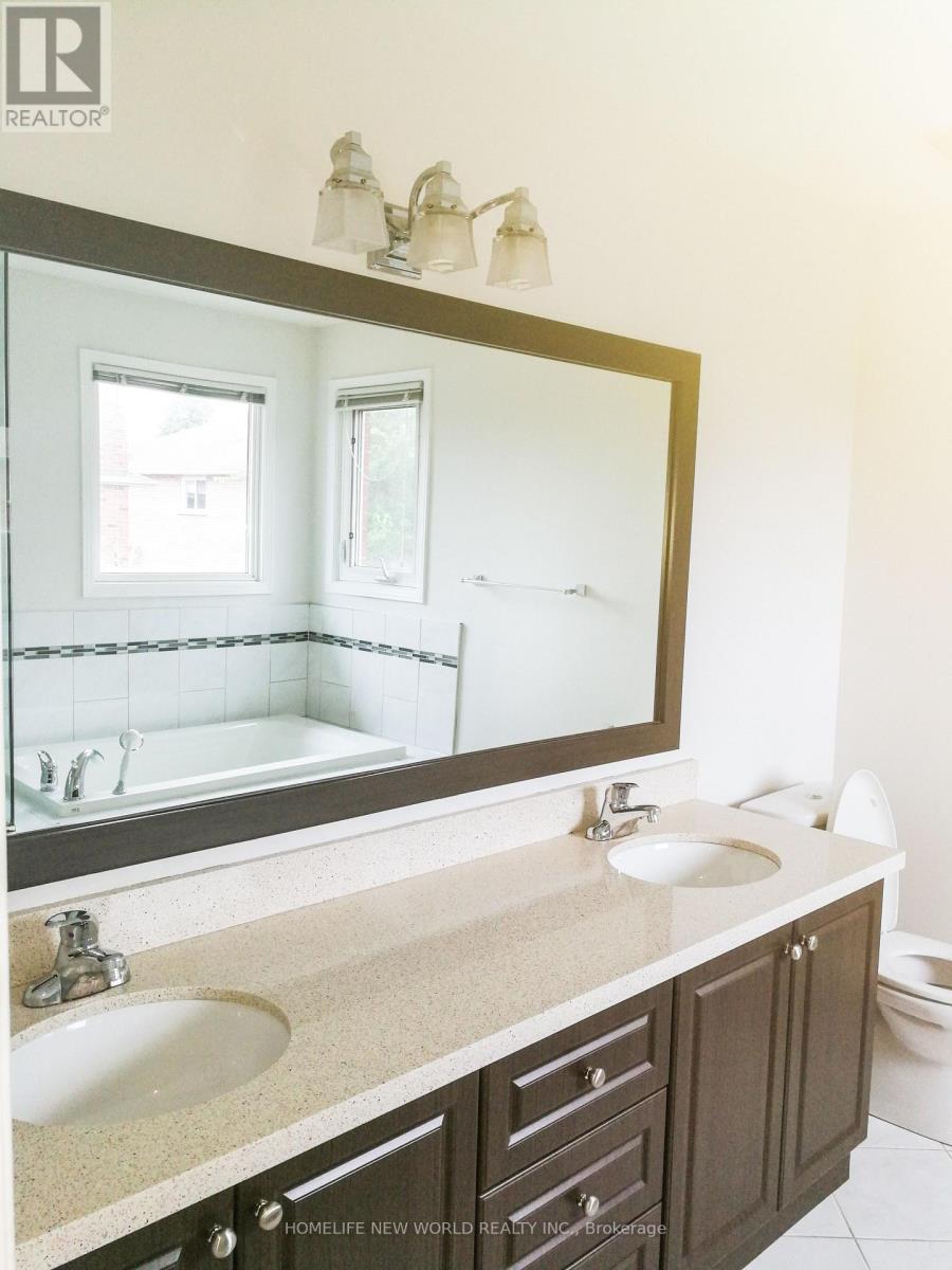 68 Militia Trail, Markham, ON - Indoor Photo Showing Bathroom