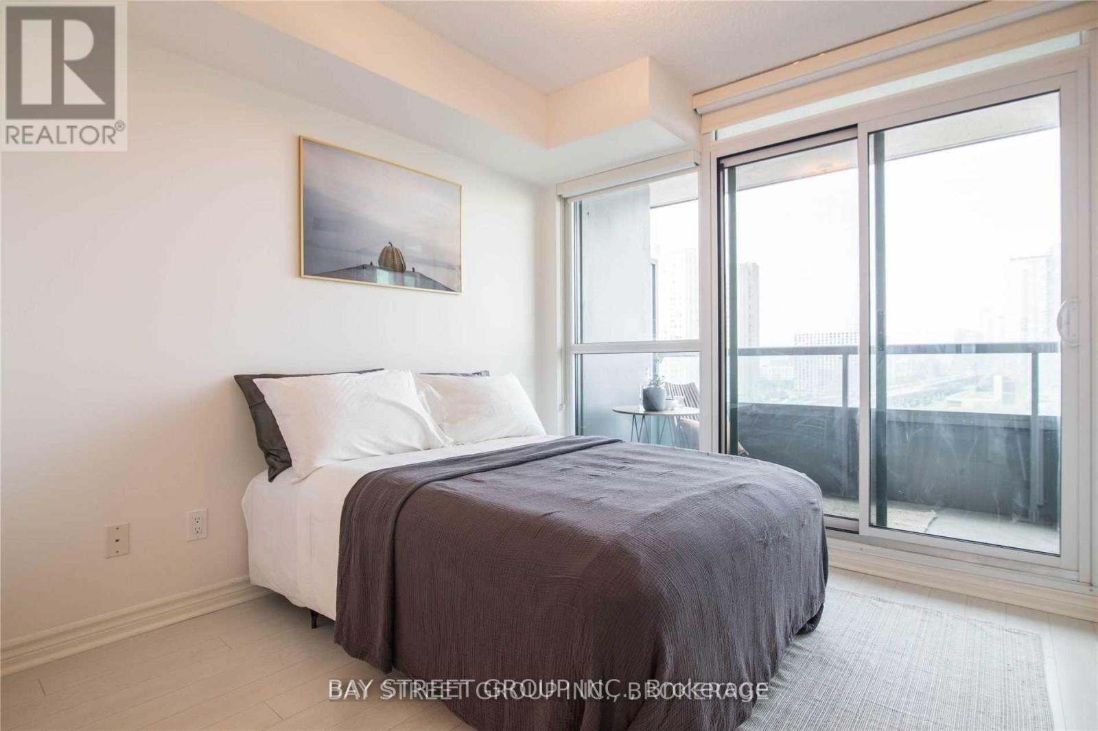 1209 - 25 Lower Simcoe Street, Toronto, ON - Indoor Photo Showing Bedroom