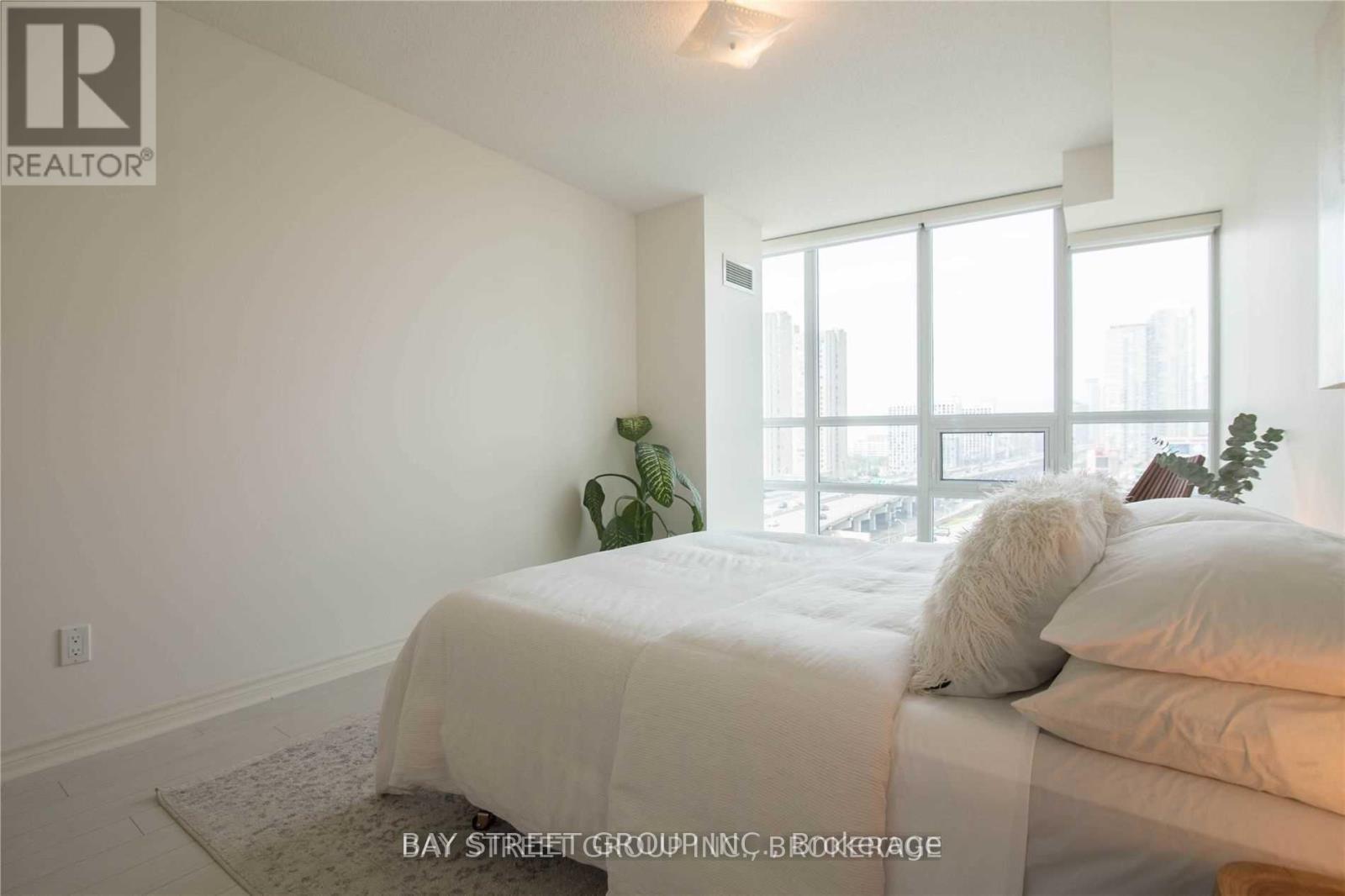 1209 - 25 Lower Simcoe Street, Toronto, ON - Indoor Photo Showing Bedroom