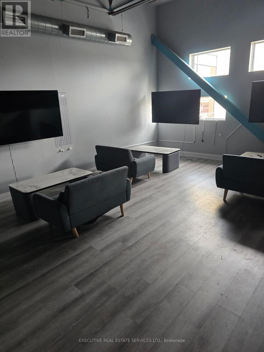 104 - 1065 Canadian Place, Mississauga, ON