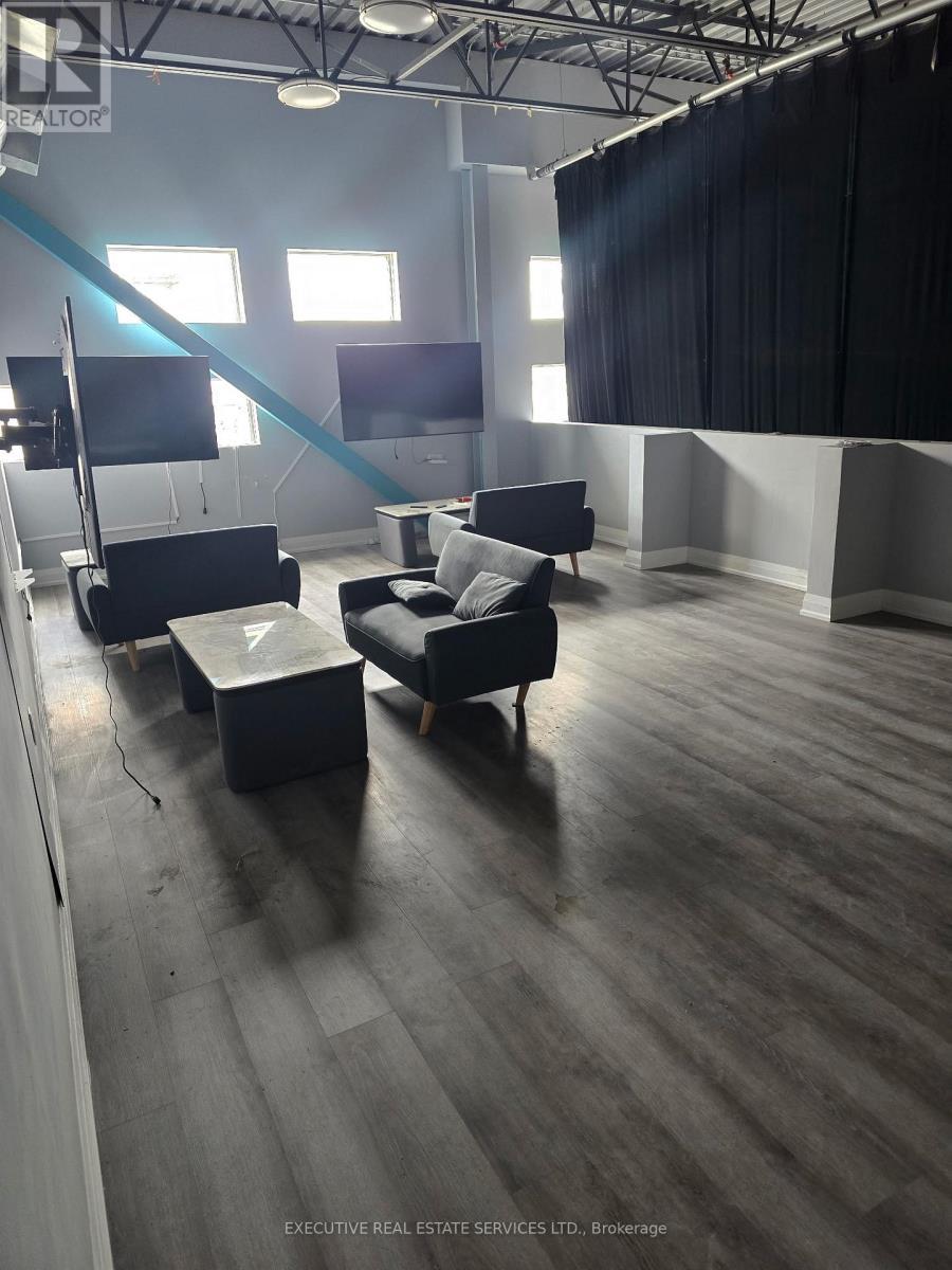 104 - 1065 Canadian Place, Mississauga, ON