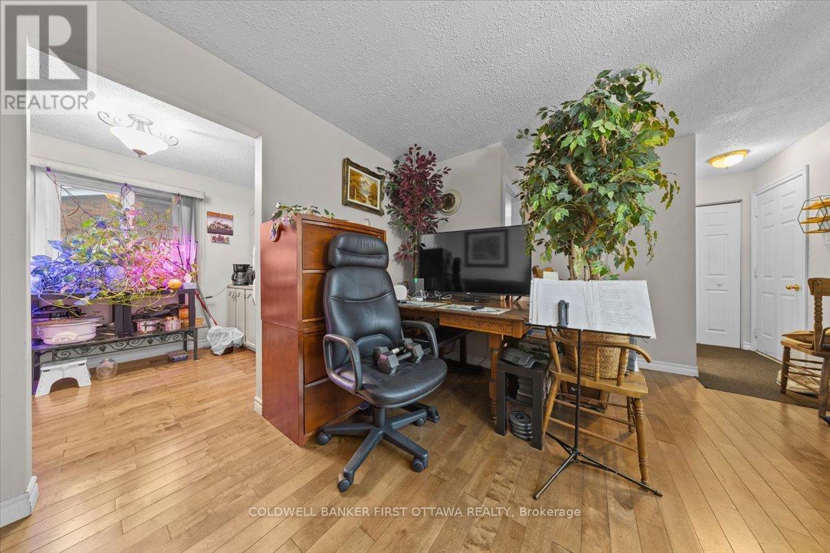 1083 Carp Road, Ottawa, ON