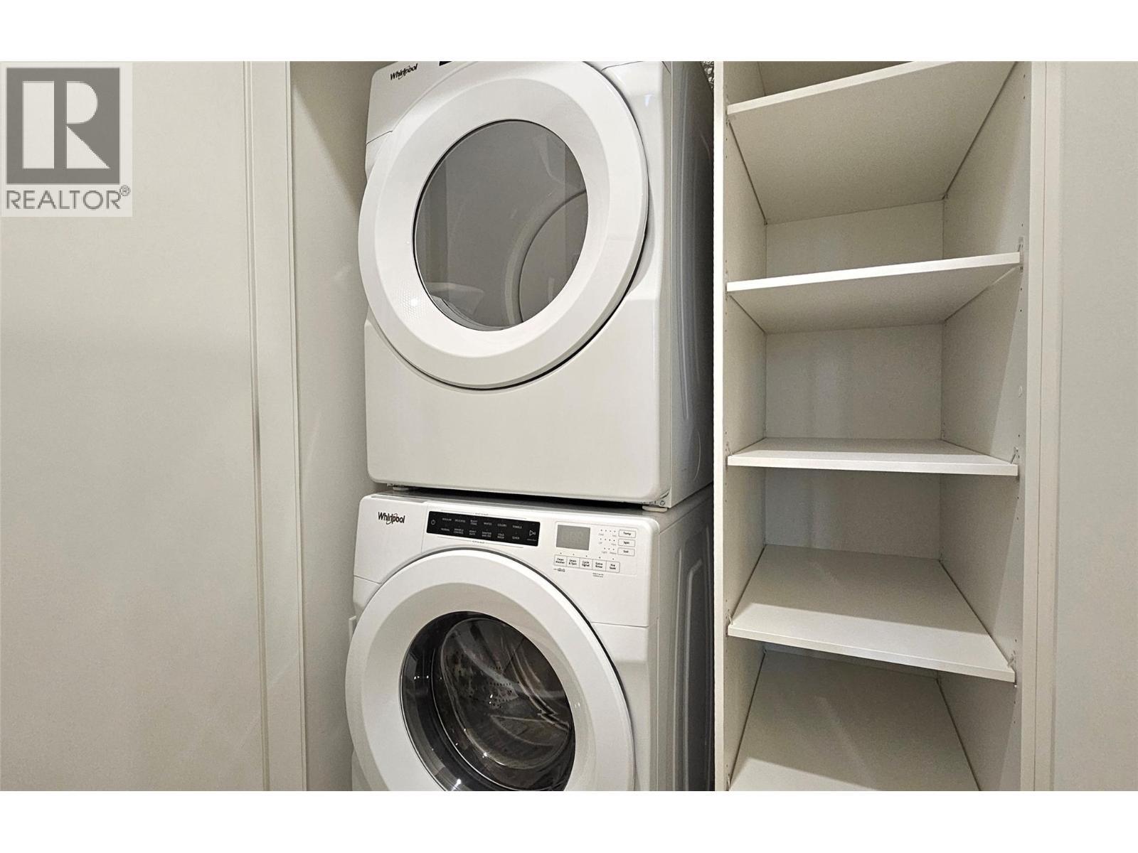 3340 Lakeshore Road Unit# 606, Kelowna, BC - Indoor Photo Showing Laundry Room