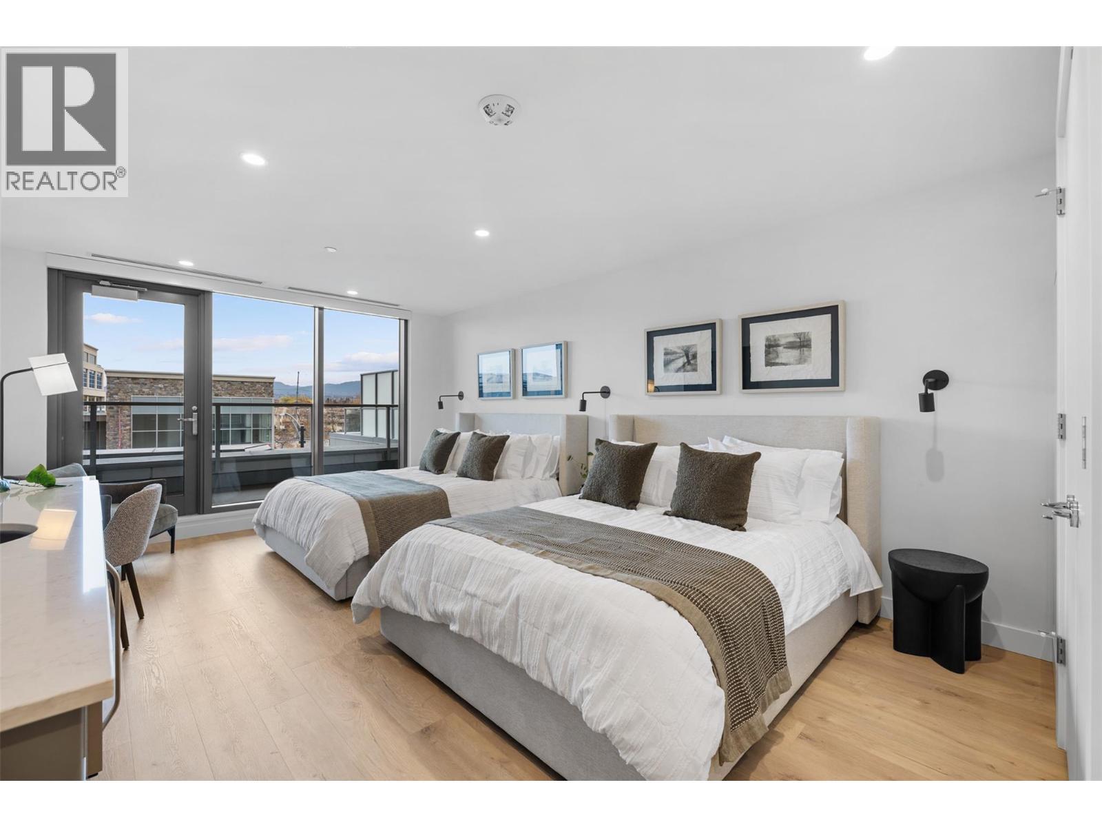 3340 Lakeshore Road Unit# 606, Kelowna, BC - Indoor Photo Showing Bedroom