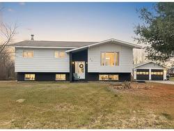 24 Catherine ST Bathurst, NB E8L 1W2