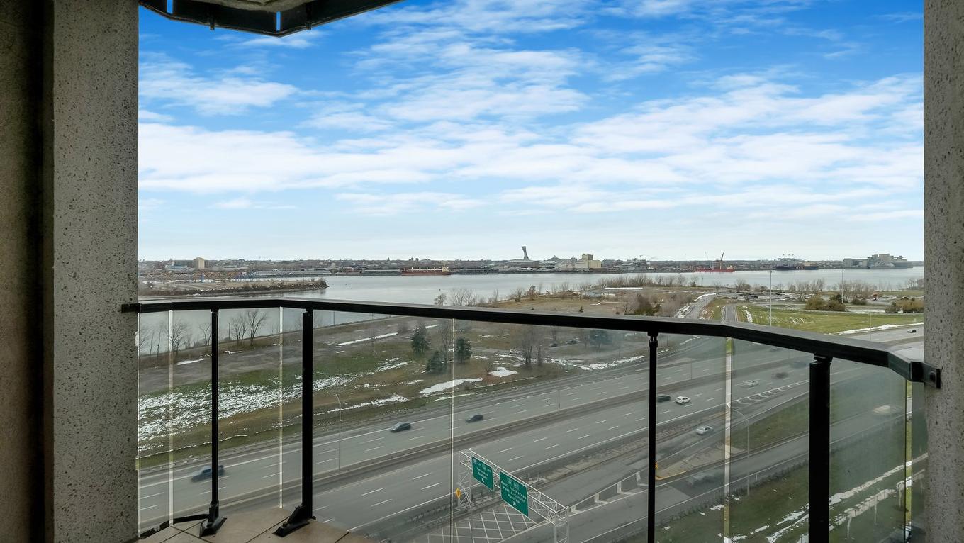 Terrasse - 1401-70 Rue De La Barre, Longueuil (Le Vieux-Longueuil), QC - Outdoor With View