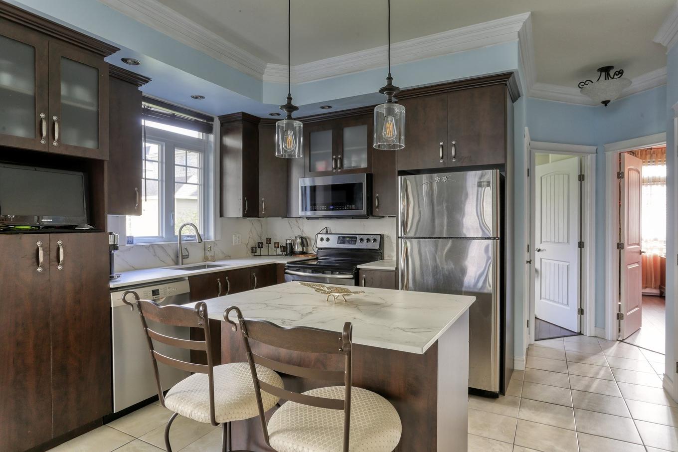 Kitchen - 222 Rue Elzéar-Verreault, Québec (Beauport), QC - Indoor Photo Showing Kitchen With Upgraded Kitchen