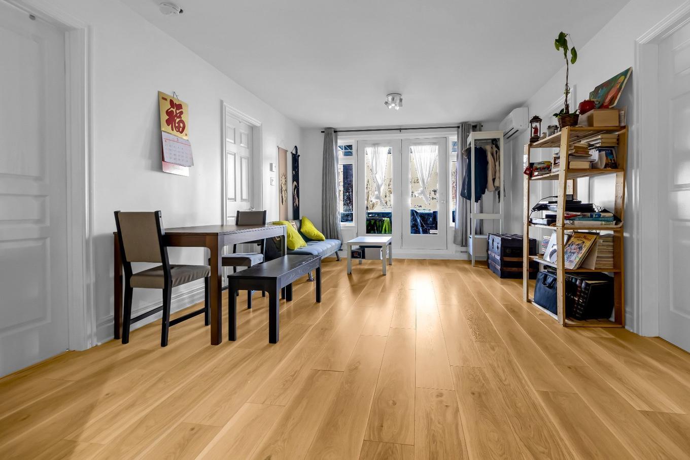 Living room - 002-10730 Av. Christophe-Colomb, Montréal (Ahuntsic-Cartierville), QC - Indoor