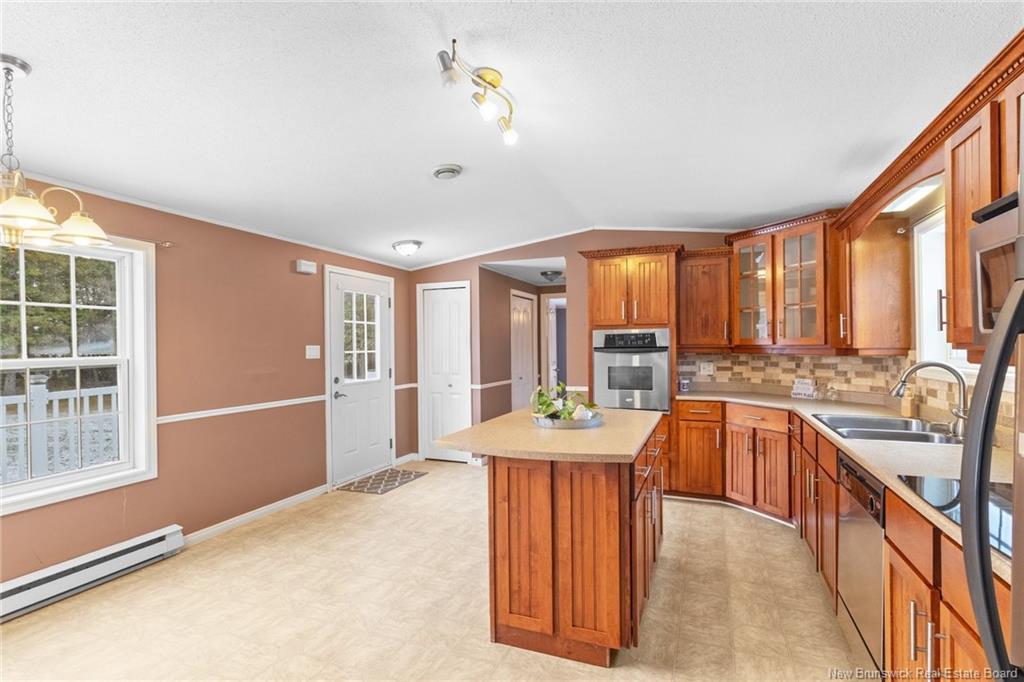 19 Cox Point Rd, Cumberland Bay, NB