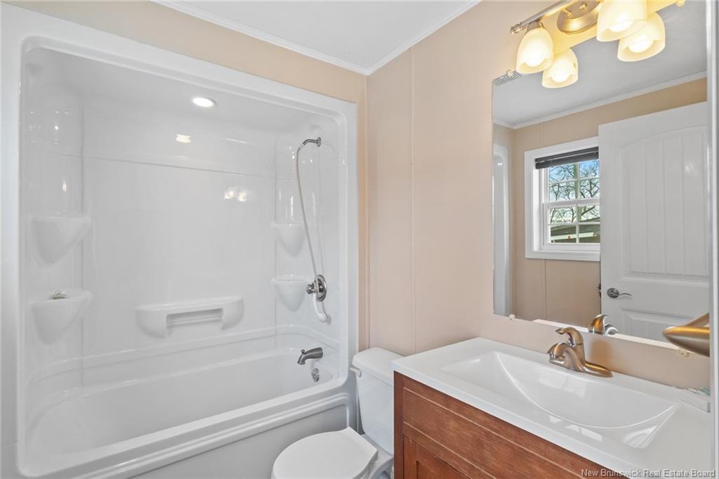 19 Cox Point Rd, Cumberland Bay, NB