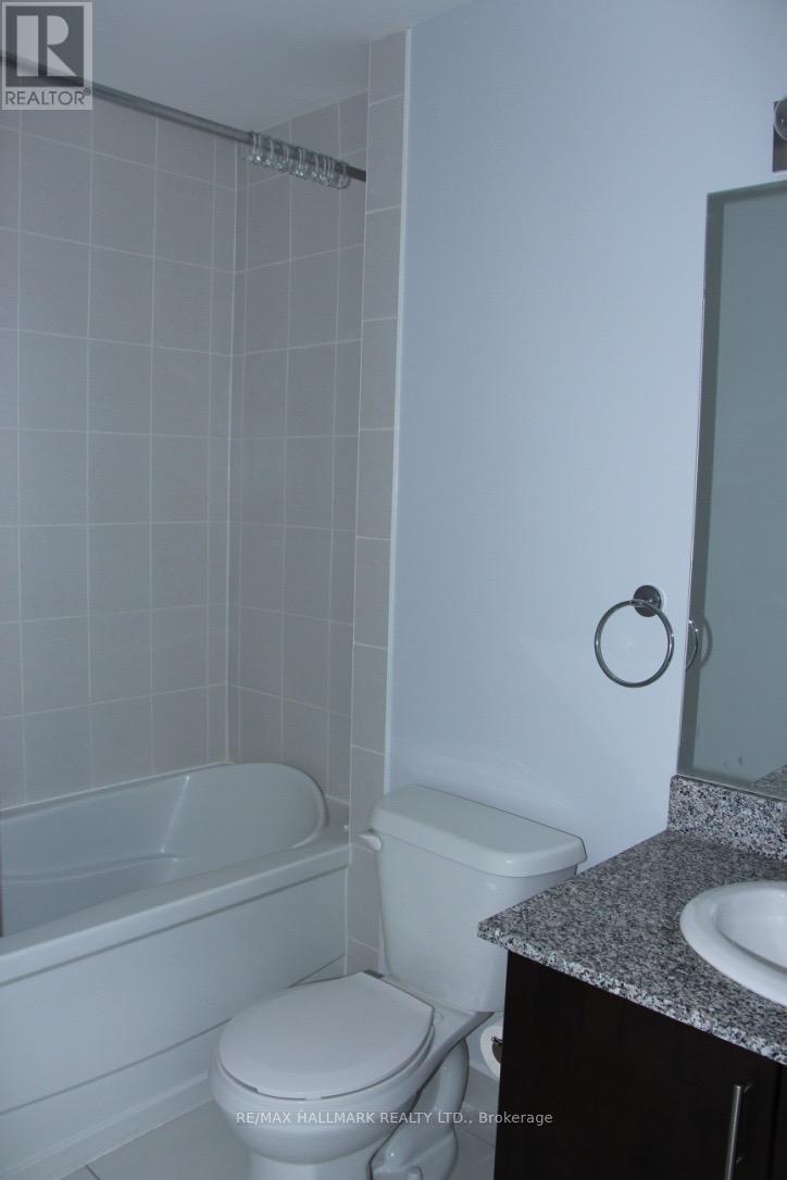 420 - 2900 Highway 7 Road, Vaughan, ON - Indoor Photo Showing Bathroom