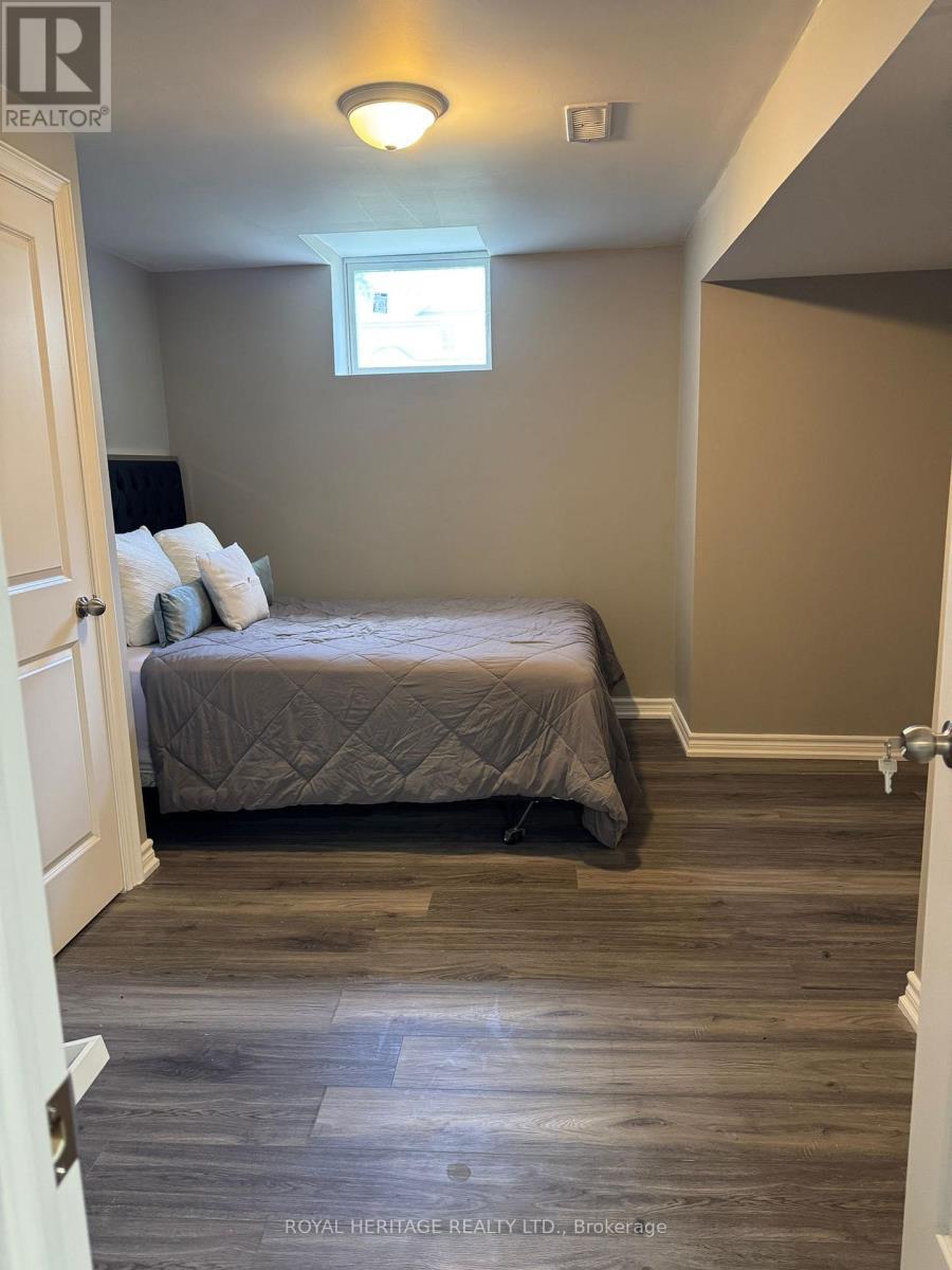 Bsmt - 105 Van Scott Drive, Brampton, ON - Indoor Photo Showing Bedroom