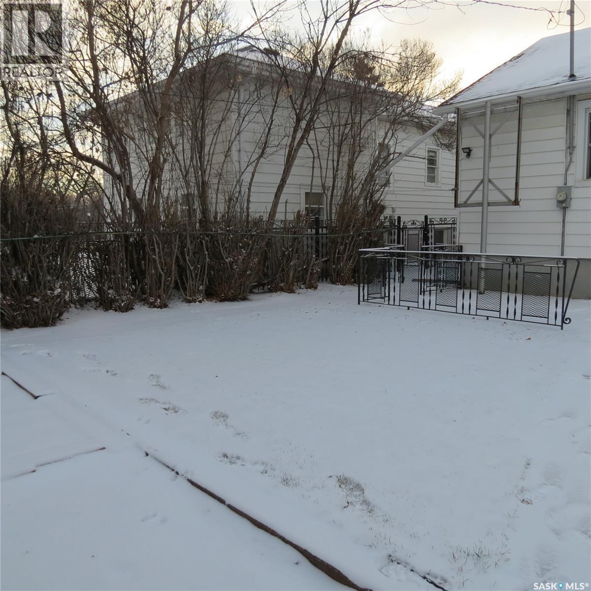 2767 Winnipeg Street, Regina, SK - Outdoor