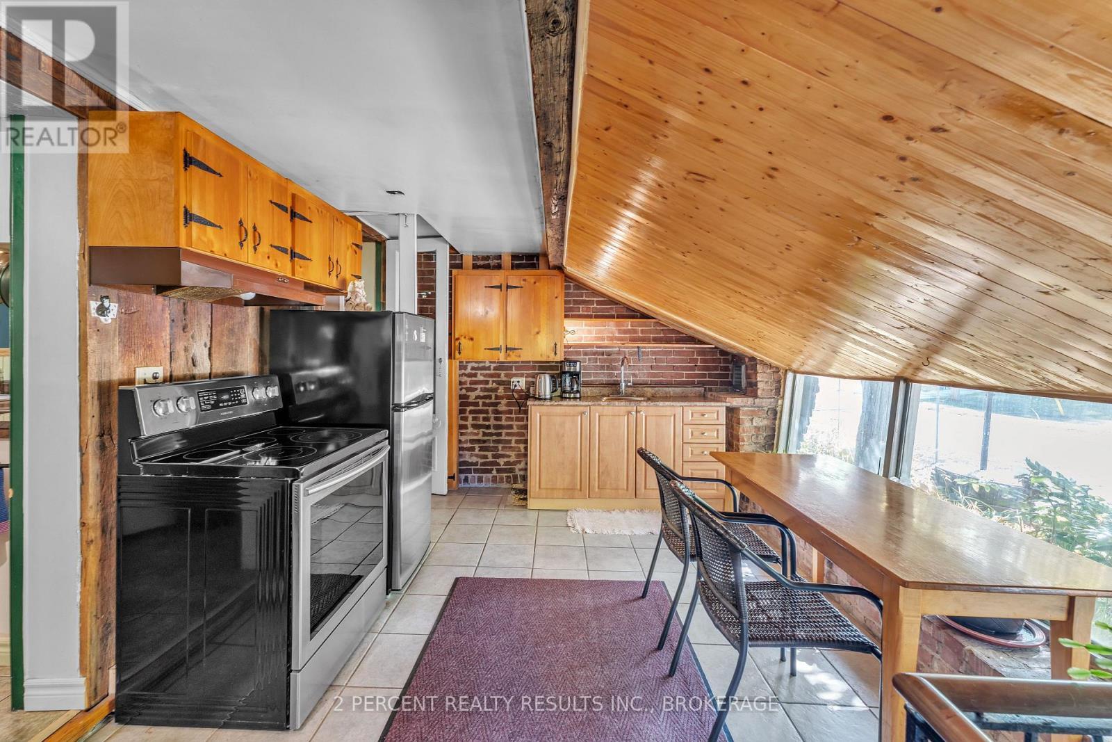 12 Luffman Road, Tweed (Hungerford (Twp)), ON - Indoor Photo Showing Kitchen