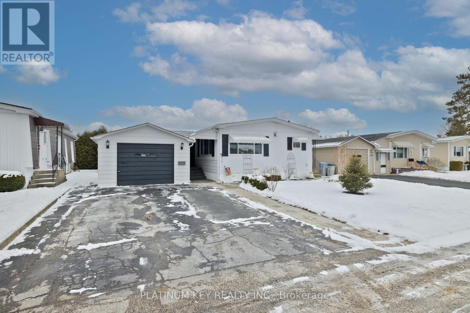 477 Richard Crescent, Strathroy-Caradoc (Se), ON - Outdoor With Facade