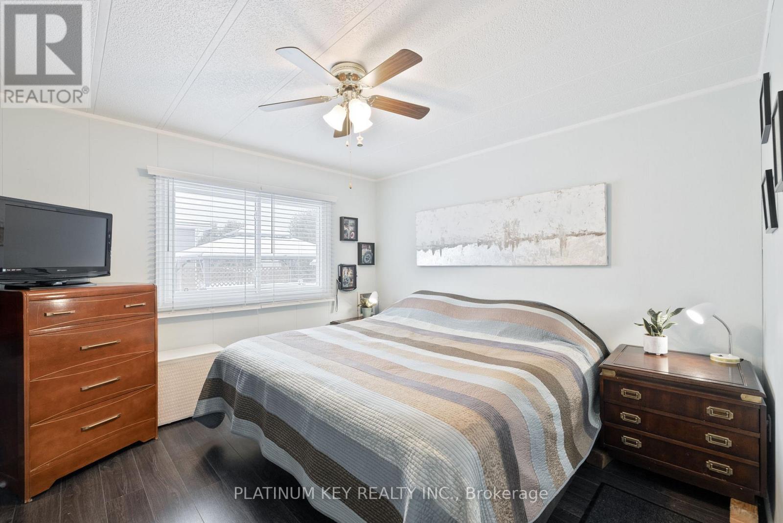 477 Richard Crescent, Strathroy-Caradoc (Se), ON - Indoor Photo Showing Bedroom