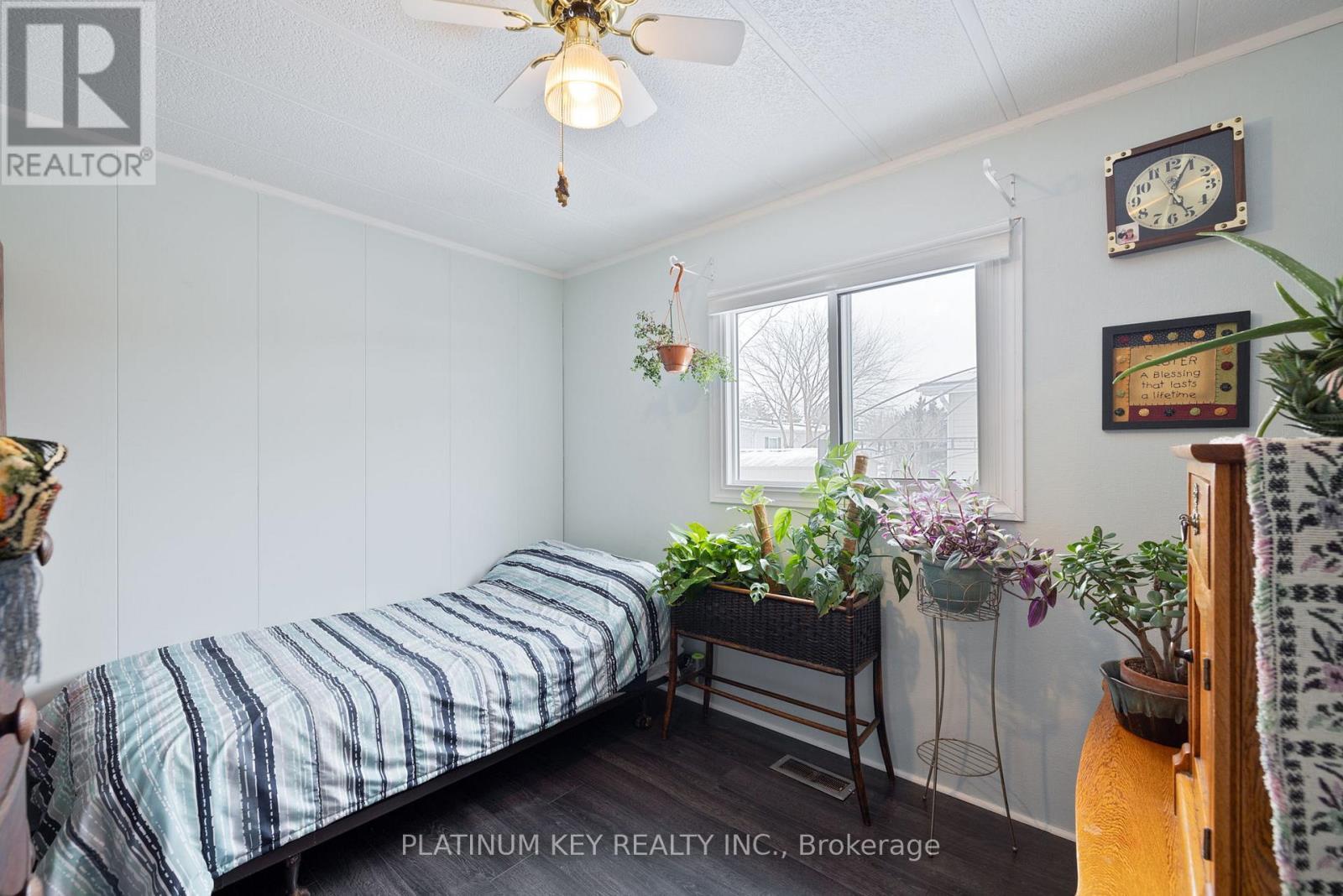 477 Richard Crescent, Strathroy-Caradoc (Se), ON - Indoor Photo Showing Bedroom