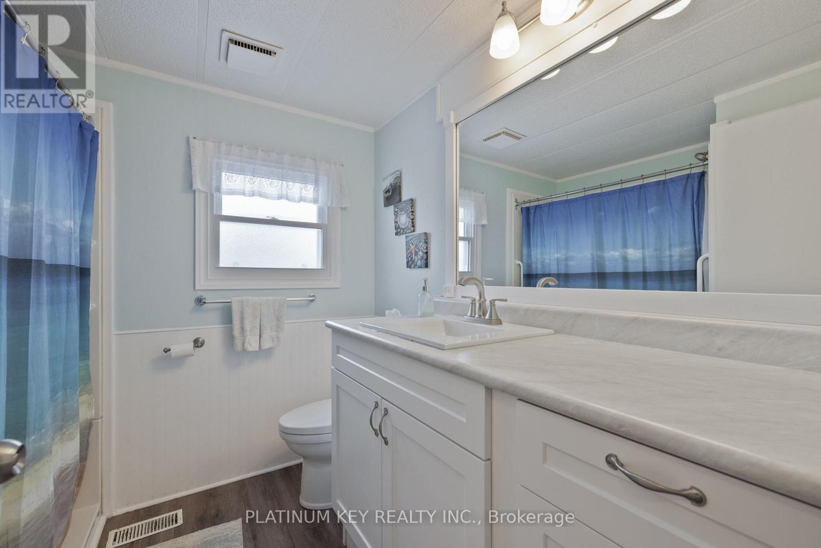 477 Richard Crescent, Strathroy-Caradoc (Se), ON - Indoor Photo Showing Bathroom