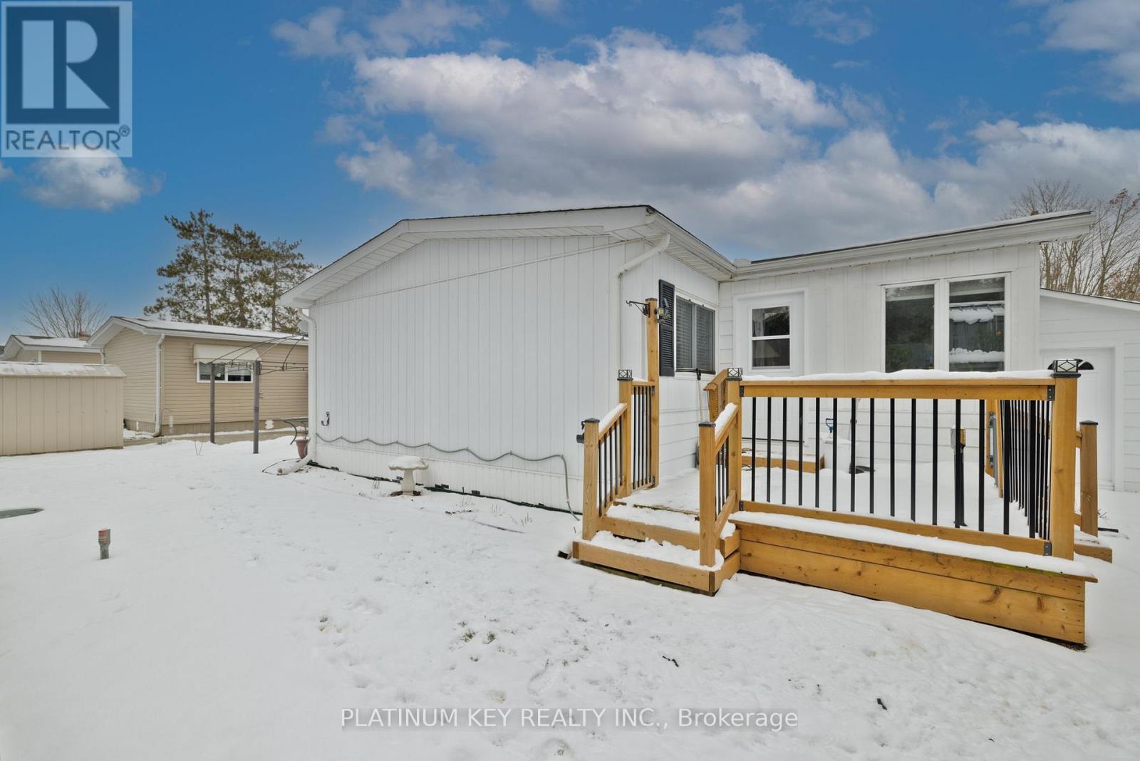 477 Richard Crescent, Strathroy-Caradoc (Se), ON - Outdoor With Exterior