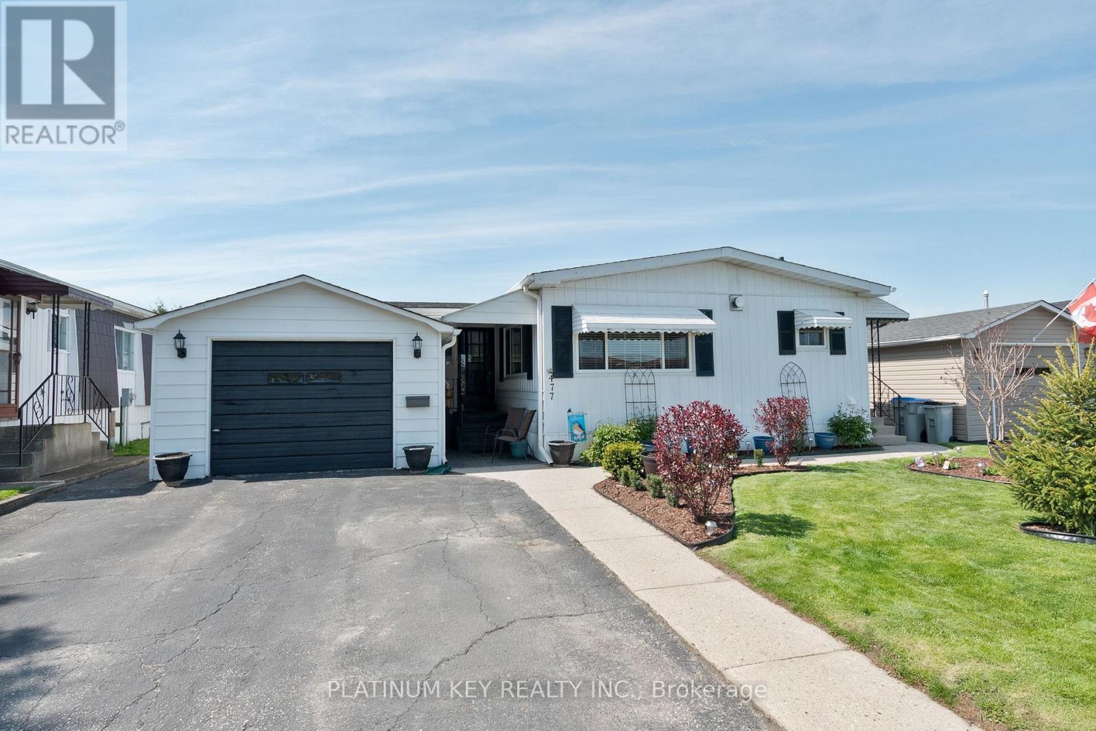 Summer Photo - 477 Richard Crescent, Strathroy-Caradoc (Se), ON - Outdoor