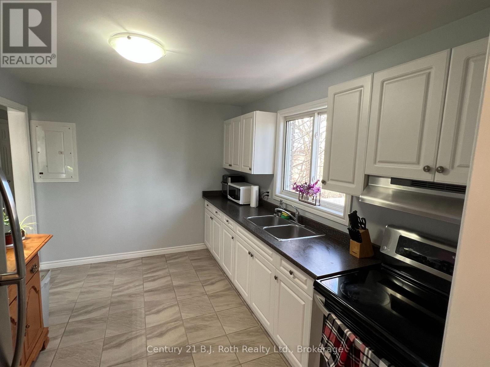 2 - 520 High Street, Orillia, ON - Indoor Photo Showing Kitchen With Double Sink