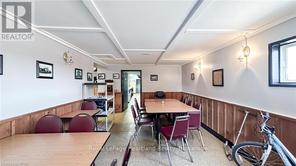 3064 Patrick Street, Howick, ON - Indoor