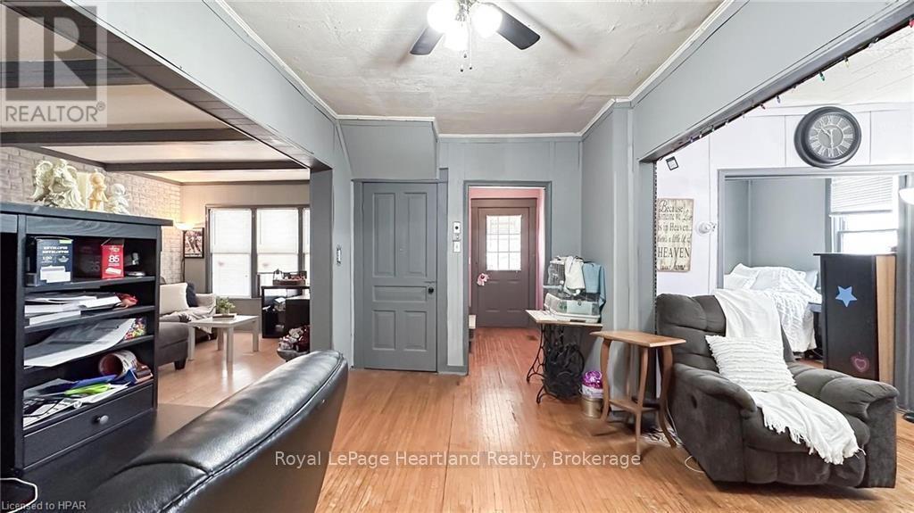 3064 Patrick Street, Howick, ON - Indoor